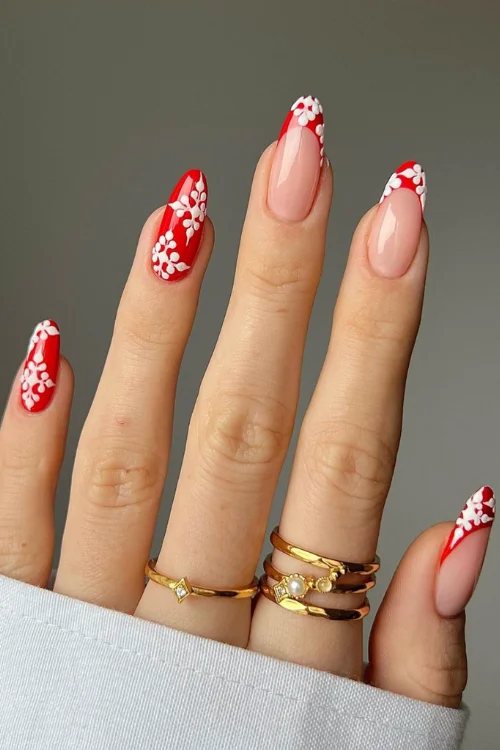 Embrace the Chill with Stunning Snowflake Nail Designs! format,webp - Embrace the Chill with Stunning Snowflake Nail Designs!