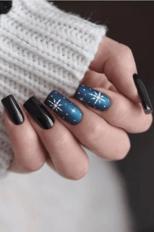 Embrace the Chill with Stunning Snowflake Nail Designs! format,webp - Embrace the Chill with Stunning Snowflake Nail Designs!