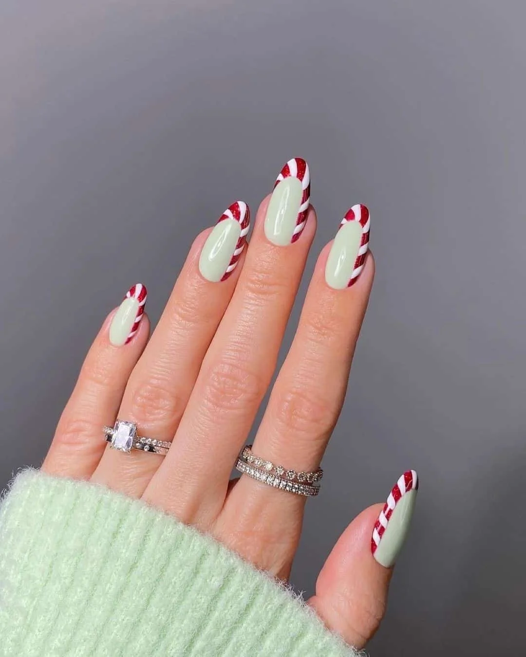 Christmas-Inspired Acrylic Nails: Let Your Nails Shine this Holiday Season! format,webp - Christmas-Inspired Acrylic Nails: Let Your Nails Shine this Holiday Season!