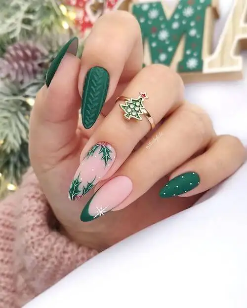 Chic and Trendy Manicures! Transform Your Look with Forest Green Nails format,webp - Chic and Trendy Manicures! Transform Your Look with Forest Green Nails