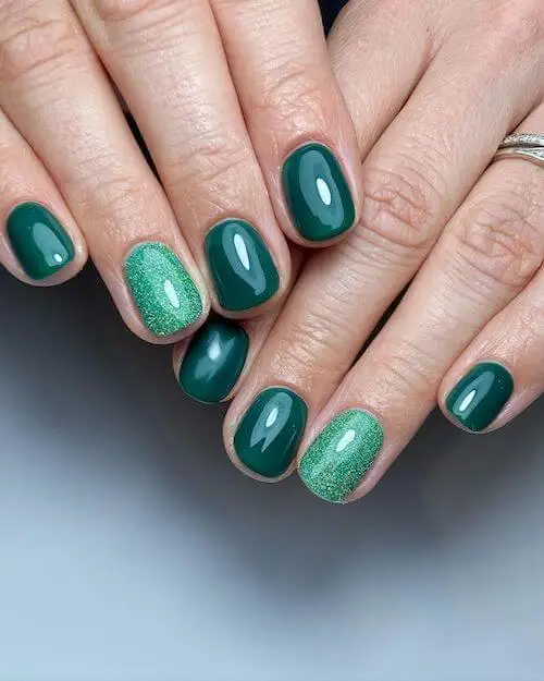 Chic and Trendy Manicures! Transform Your Look with Forest Green Nails format,webp - Chic and Trendy Manicures! Transform Your Look with Forest Green Nails