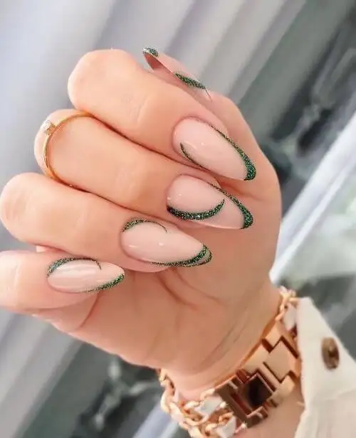 Chic and Trendy Manicures! Transform Your Look with Forest Green Nails format,webp - Chic and Trendy Manicures! Transform Your Look with Forest Green Nails